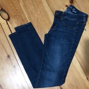 American Eagle- Size 6 Jegging